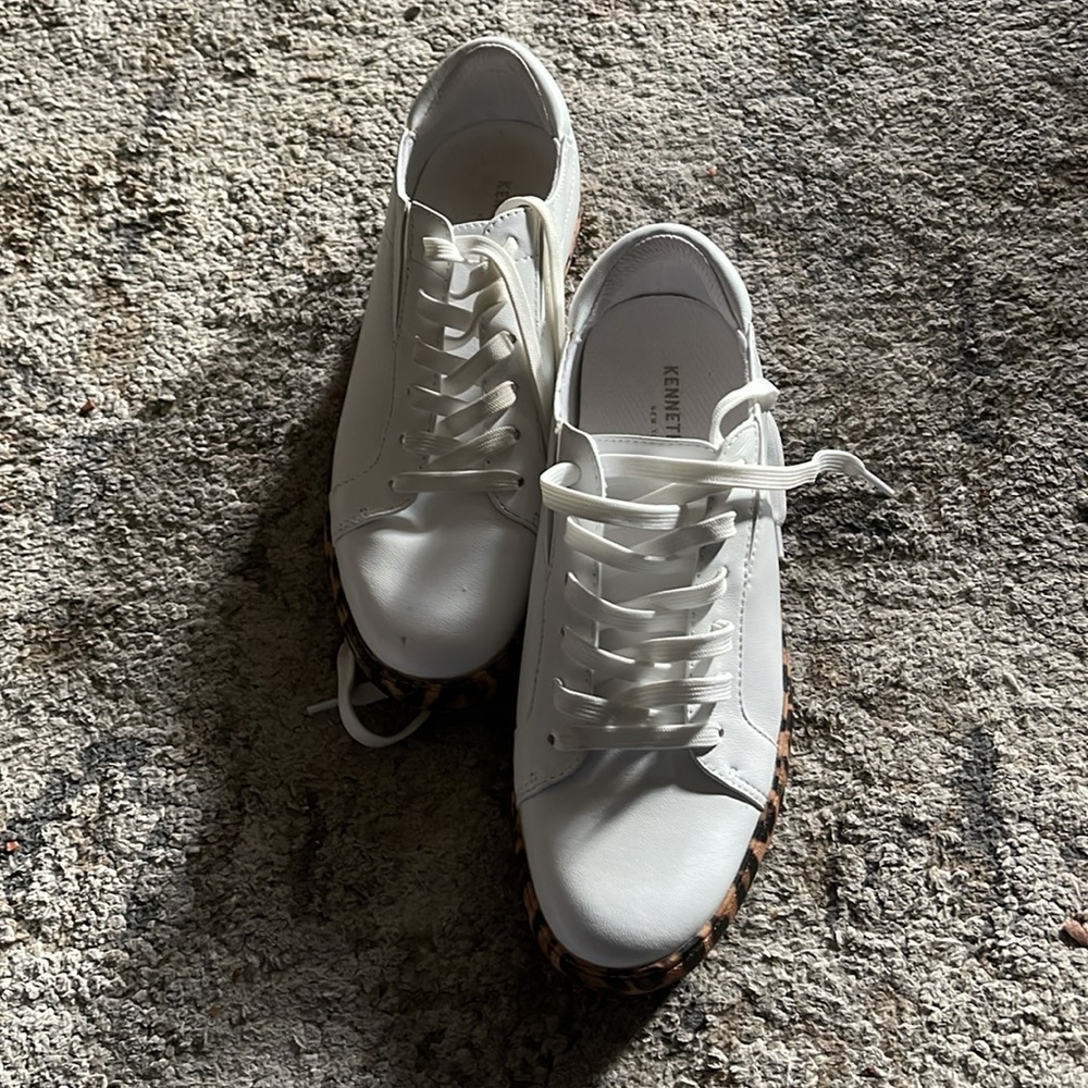 Kenneth Cole white leather lace up sneakers with animal print bottoms. - Picture 7 of 7